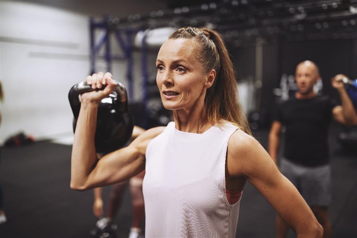 kettlebell lifting