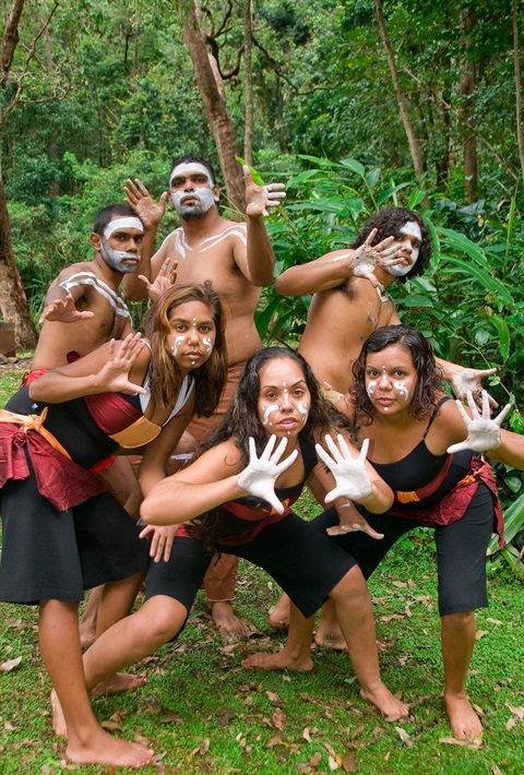 A group of Githabul dancers.