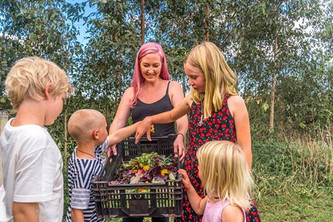 kids-with-produce-on-a-farm