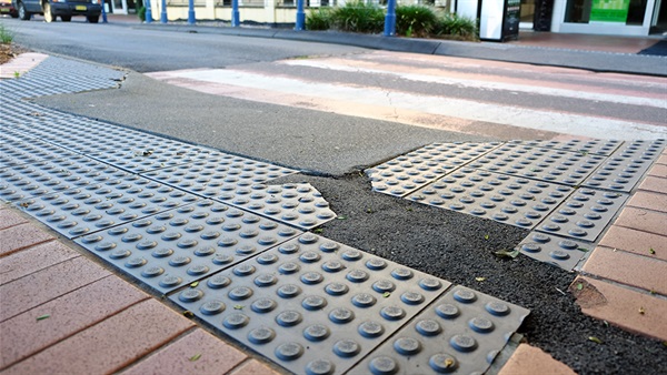 20250430_FRP_CASE_Urban-Furniture_damaged-tactiles.jpg