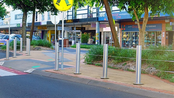 20250430_FRP_CASE_Urban-Furniture_replacement-bollards2.jpg