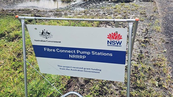 20250723_FRP_CASE_fibre-connect-nrrrp-signage.jpg