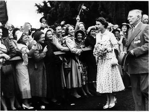 no-4-Visit-QE2-10-Feb-1954-Small.jpg
