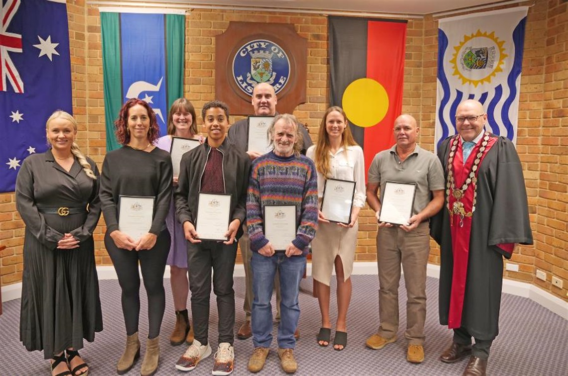 Mayor and deputy Mayor with new Australian citizens